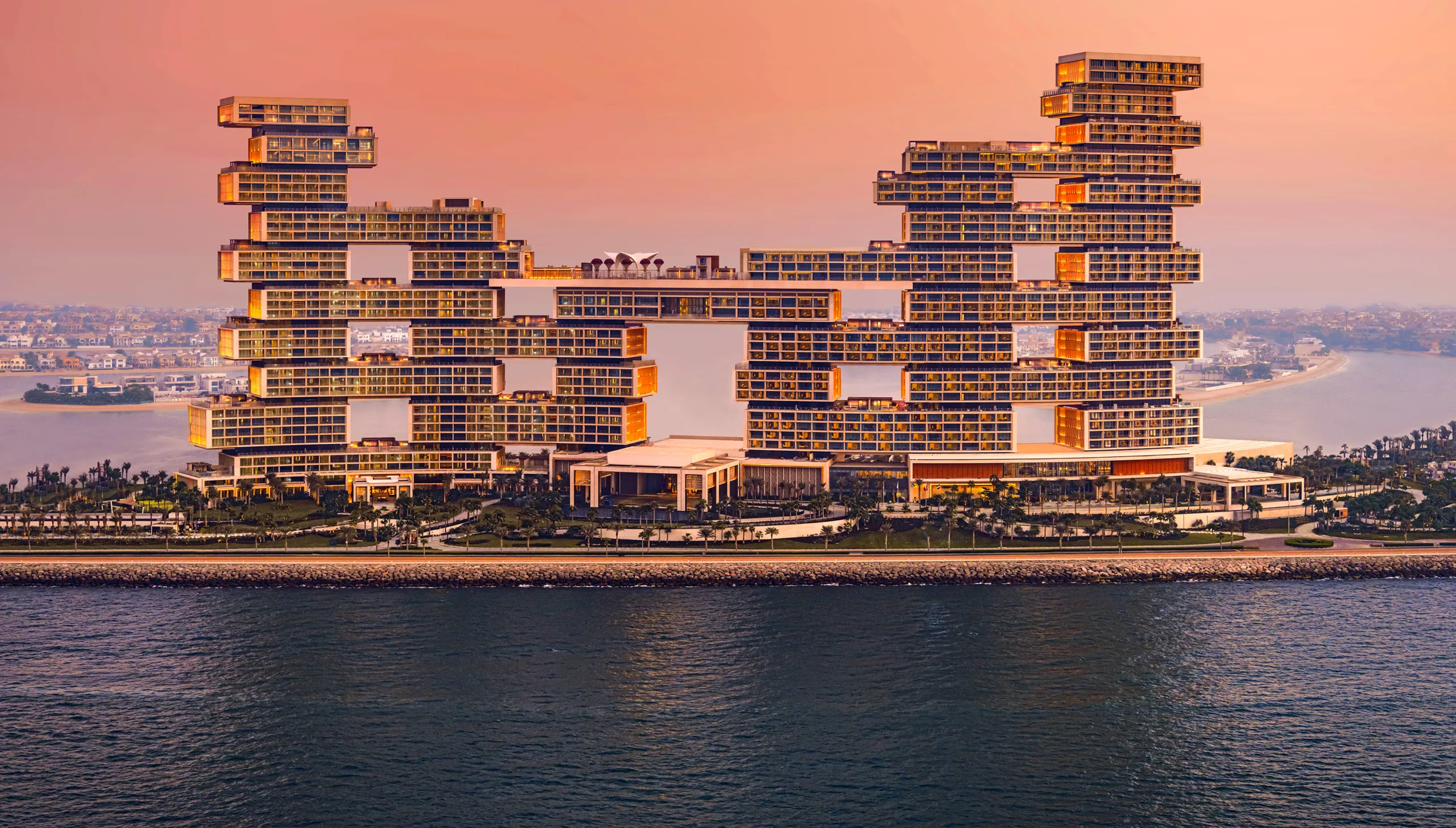 A Golden Oasis in the Heart of Dubai: Atlantis The Royal