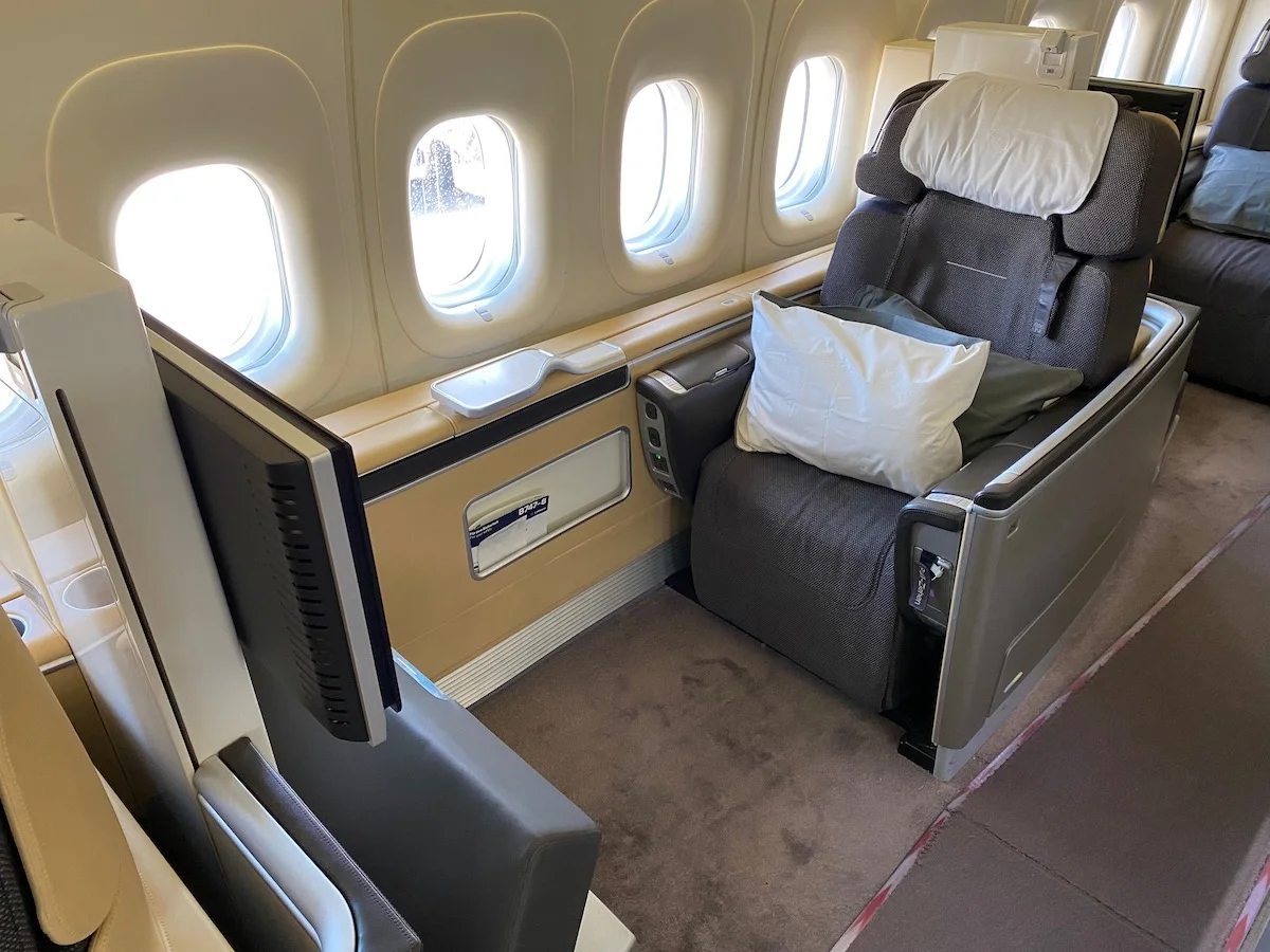 8 First-Class Airlines