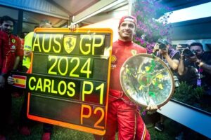 CARLOS HEROIC, CHARLES  BRILLIANT: THE SCUDERIA WINS BIG IN MELBOURNE-7