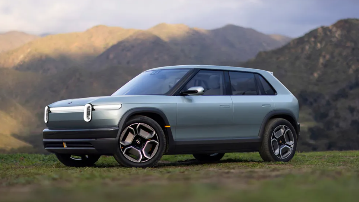 RIVIAN'S R3: COMPACT LUXURY MEETS ELECTRIC PERFORMANCE IN NEW ENTRY-LEVEL SUV