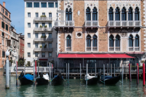 Bernard Arnault and the Strategic Bid for Signa's Venice Hotel