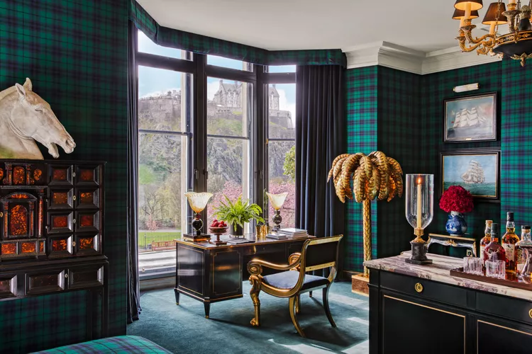 A Luxurious Escape: In-Depth Review of 100 Princes Street Hotel, Edinburgh