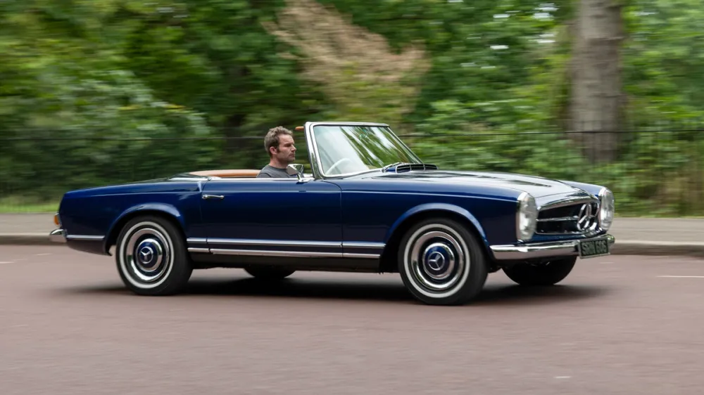 Everrati's 1968 Mercedes-Benz 230 SL Electric Restomod: A Fusion of Classic Elegance and Modern Innovation