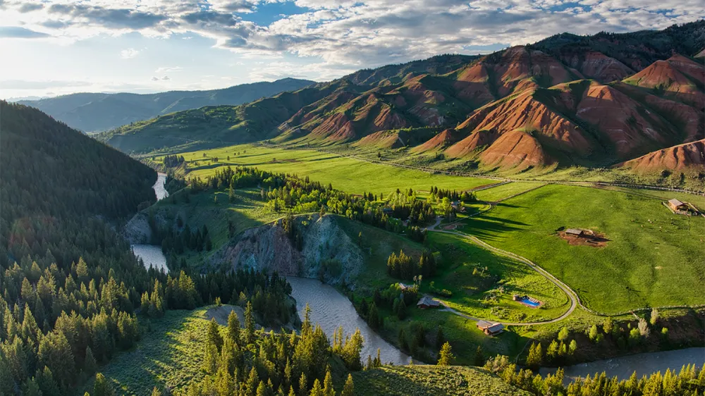 The Ultimate Luxury Mountain Retreat: Discover Red Hills Ranch in Wyoming